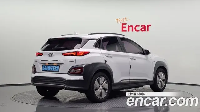HYUNDAI KONA ELECTRIC 2020 — 178 960 км, белый, Корея — под ключ — фото 1