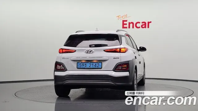 HYUNDAI KONA ELECTRIC 2020 — 178 960 км, белый, Корея — под ключ — фото 4