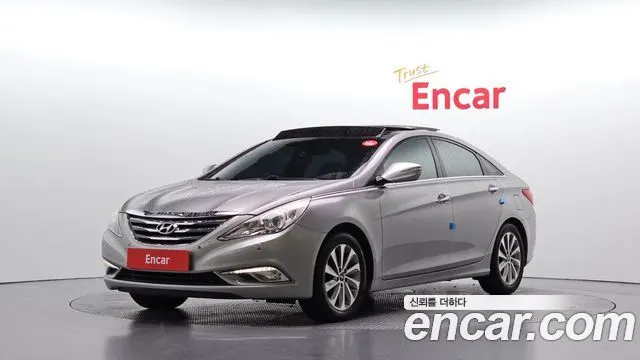 HYUNDAI SONATA THE BRILLIANT 2014 — 149 232 км, серебристый, Корея — под ключ — фото 1