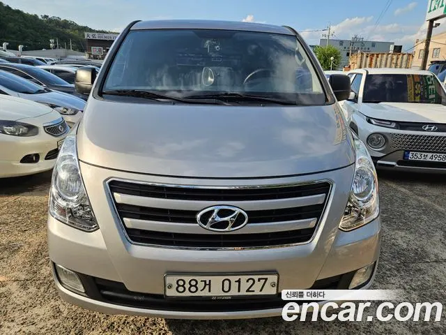 HYUNDAI GRAND STAREX 2018 — 242 825 км, серебристо-серый, Корея — под ключ — фото 1