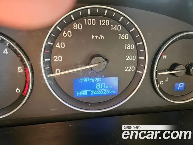 HYUNDAI GRAND STAREX 2018 — 242 825 км, серебристо-серый, Корея — под ключ — фото 7