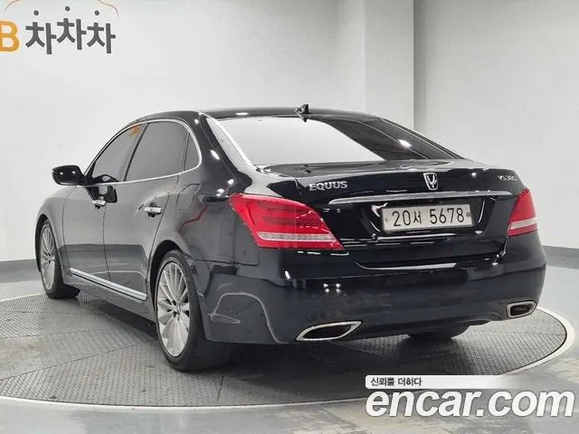 HYUNDAI EQUUS 2015 — 235 601 км, чёрный, Корея — под ключ — фото 2