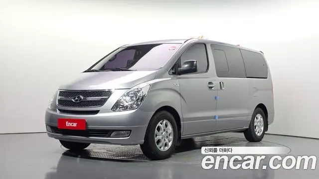 HYUNDAI GRAND STAREX 2015 — 157 233 км, серебристый, Корея — под ключ — фото 1