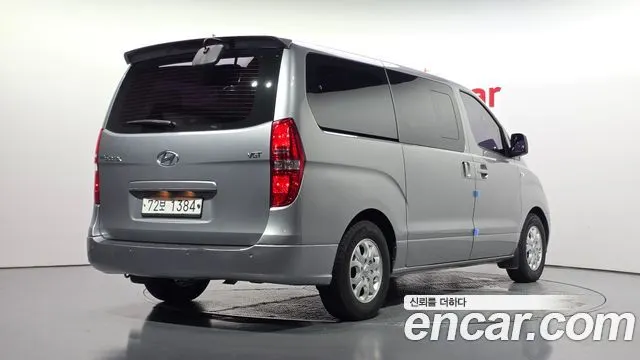 HYUNDAI GRAND STAREX 2015 — 157 233 км, серебристый, Корея — под ключ — фото 2