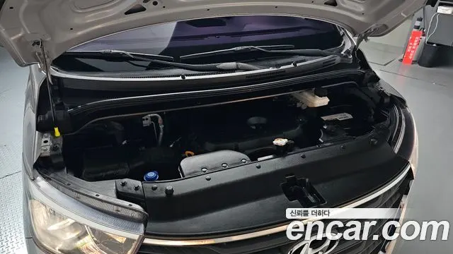 HYUNDAI GRAND STAREX 2019 — 23 650 км, серебристый, Корея — под ключ — фото 6