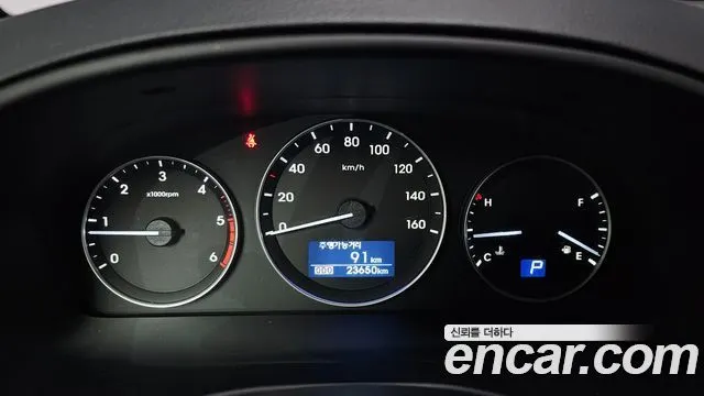 HYUNDAI GRAND STAREX 2019 — 23 650 км, серебристый, Корея — под ключ — фото 8