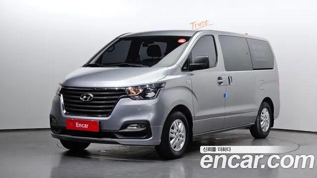HYUNDAI GRAND STAREX 2021 — 98 030 км, серебристый, Корея — под ключ — фото 1