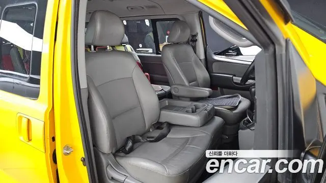 HYUNDAI GRAND STAREX 2016 — 156 346 км, жёлтый, Корея — под ключ — фото 10