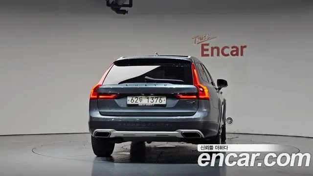 VOLVO V90 CROSS COUNTRY 2019 — 65 251 км, серебристо-серый, Корея — под ключ — фото 4