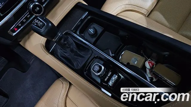VOLVO V90 CROSS COUNTRY 2019 — 65 251 км, серебристо-серый, Корея — под ключ — фото 9