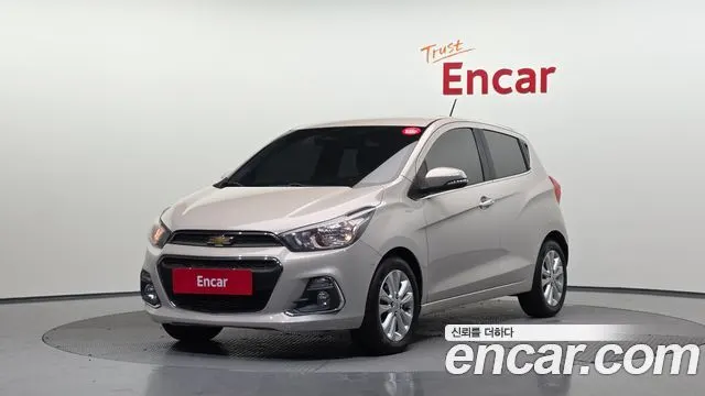 CHEVROLET SPARK 2016 — 68 569 км, белый-перламутр, Корея — под ключ — фото 1