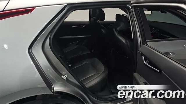 KIA NIRO 2023 — 9 409 км, серебристо-серый, Корея — под ключ — фото 12
