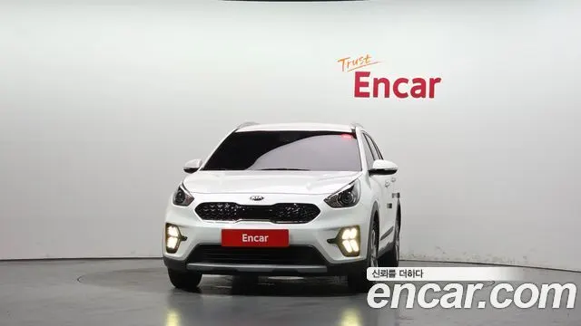 KIA NIRO 2020 — 113 796 км, белый, Корея — под ключ — фото 3