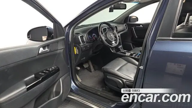 KIA SPORTAGE 2017 — 236 736 км, синий, Корея — под ключ — фото 10