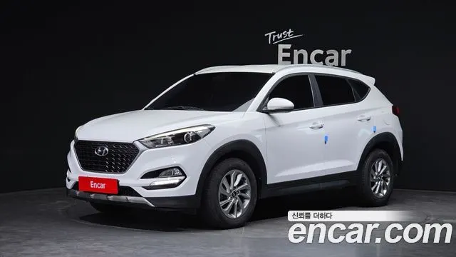 HYUNDAI TUCSON 2018 — 108 243 км, белый, Корея — под ключ — фото 1