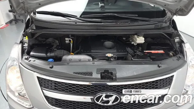 HYUNDAI GRAND STAREX 2015 — 159 578 км, серебристый, Корея — под ключ — фото 6