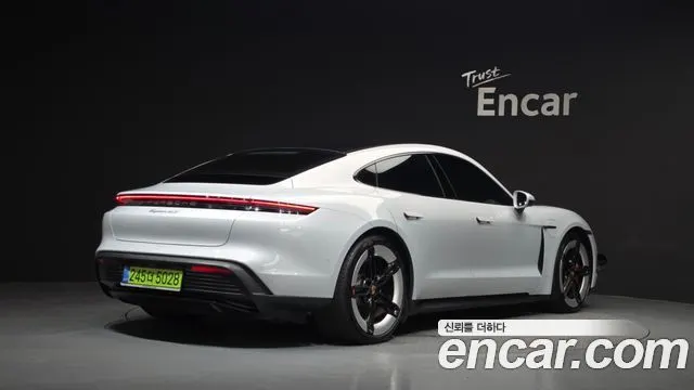 PORSCHE TAYCAN 2025 — 9 326 км, светло-серебристый, Корея — под ключ — фото 2