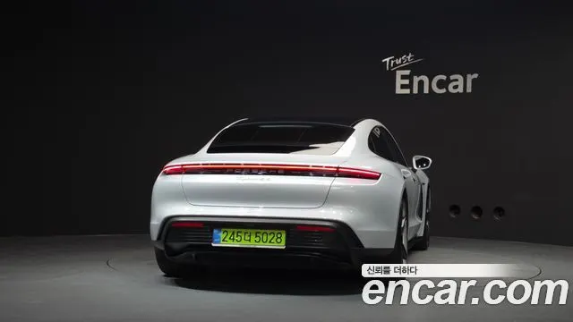 PORSCHE TAYCAN 2025 — 9 326 км, светло-серебристый, Корея — под ключ — фото 4