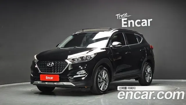 HYUNDAI TUCSON 2018 — 135 453 км, чёрный, Корея — под ключ — фото 1