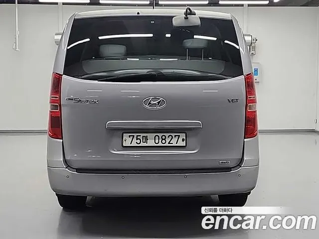 HYUNDAI GRAND STAREX 2019 — 225 688 км, серебристый, Корея — под ключ — фото 3