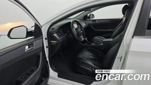 HYUNDAI SONATA 2018 — 188 630 км, белый, Корея — под ключ — фото 10