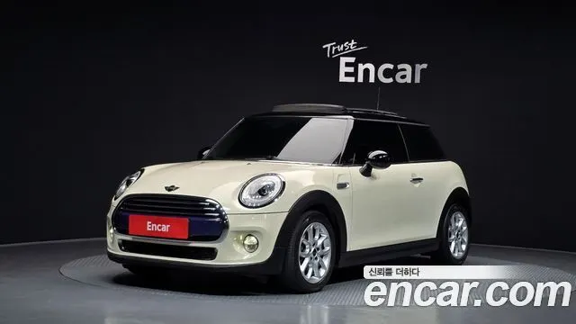 MINI COOPER 2017 — 84 289 км, белый-перламутр, Корея — под ключ — фото 1