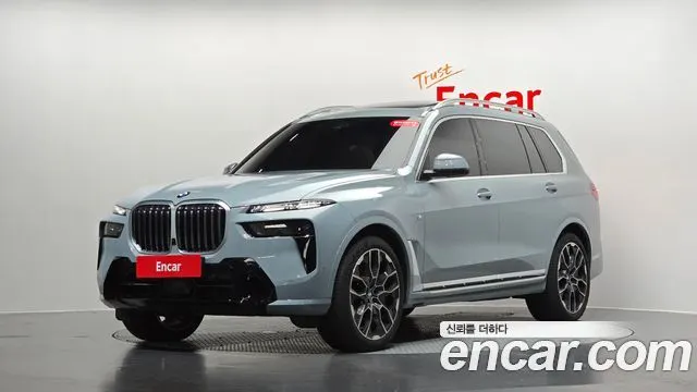 BMW X7 2026 — 9 778 км, светло-серебристый, Корея — под ключ — фото 1