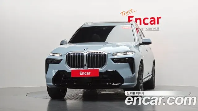 BMW X7 2026 — 9 778 км, светло-серебристый, Корея — под ключ — фото 3