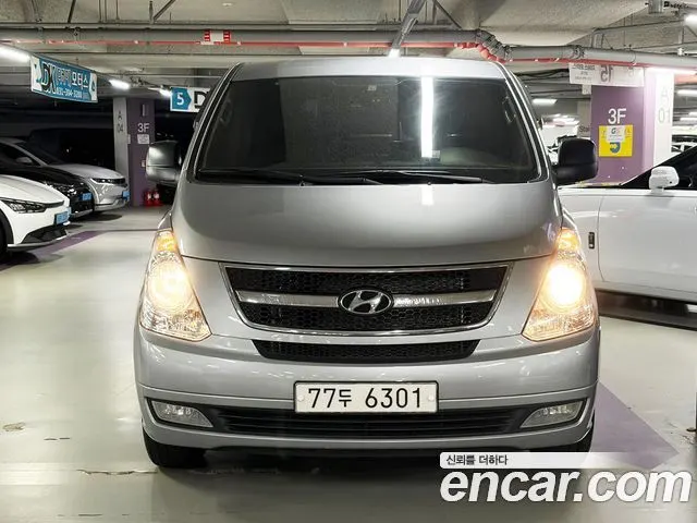 HYUNDAI GRAND STAREX 2012 — 335 883 км, серебристый, Корея — под ключ — фото 2