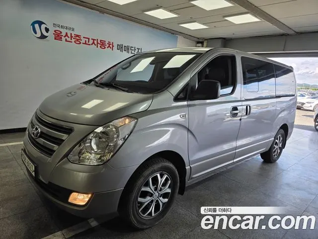 HYUNDAI GRAND STAREX 2017 — 76 000 км, серый, Корея — под ключ — фото 1