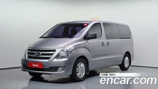 HYUNDAI GRAND STAREX 2018 — 149 777 км, серебристо-серый, Корея — под ключ — фото 1
