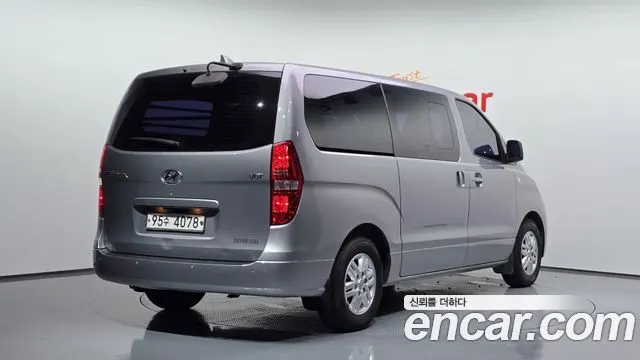 HYUNDAI GRAND STAREX 2018 — 149 777 км, серебристо-серый, Корея — под ключ — фото 2