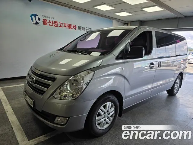 HYUNDAI GRAND STAREX 2016 — 250 000 км, серый, Корея — под ключ — фото 1