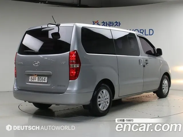 HYUNDAI GRAND STAREX 2017 — 73 659 км, серебристо-серый, Корея — под ключ — фото 2