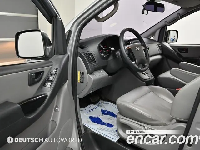 HYUNDAI GRAND STAREX 2017 — 73 659 км, серебристо-серый, Корея — под ключ — фото 10