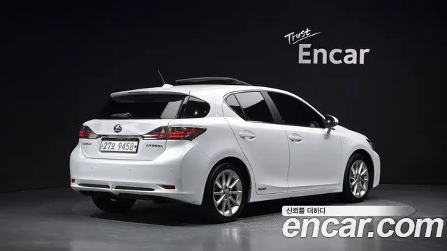 LEXUS CT200H — из Кореи под ключ