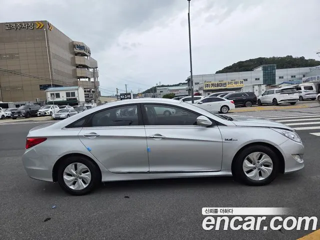 HYUNDAI SONATA HYBRID 2014 — 136 826 км, серебристый, Корея — под ключ — фото 3