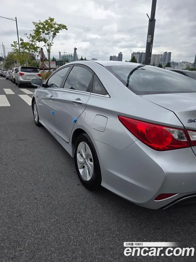 HYUNDAI SONATA HYBRID 2014 — 136 826 км, серебристый, Корея — под ключ — фото 5