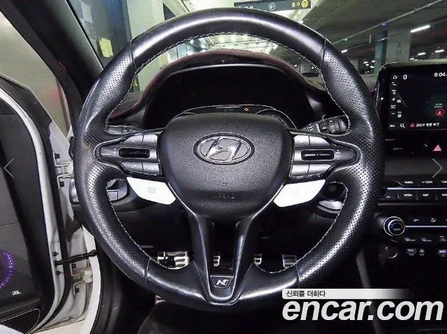 HYUNDAI VELOSTER 2019 — 90 635 км, белый, Корея — под ключ — фото 8
