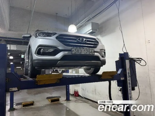 HYUNDAI SANTA FE 2017 — 196 854 км, серебристо-серый, Корея — под ключ — фото 4