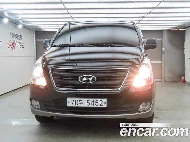 HYUNDAI GRAND STAREX 2017 — 226 145 км, чёрный, Корея — под ключ — фото 2