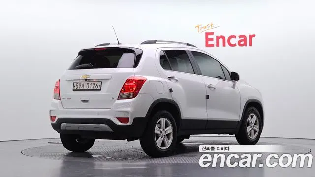CHEVROLET TRAX 2017 — 189 794 км, белый, Корея — под ключ — фото 1