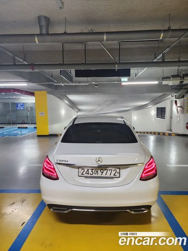 MERCEDES-BENZ C-CLASS W205 2015 — 113 000 км, белый, Корея — под ключ — фото 2