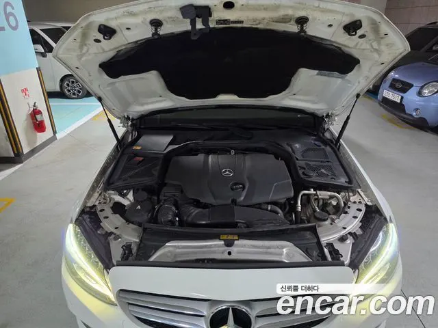 MERCEDES-BENZ C-CLASS W205 2015 — 113 000 км, белый, Корея — под ключ — фото 6