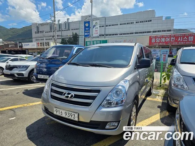 HYUNDAI GRAND STAREX 2016 — 244 401 км, серебристый, Корея — под ключ — фото 1