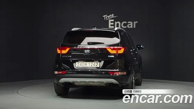 KIA SPORTAGE 2018 — 220 065 км, чёрный, Корея — под ключ — фото 4