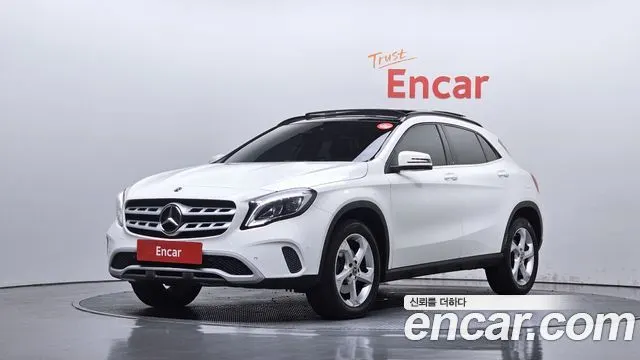 MERCEDES-BENZ GLA-CLASS X156 2018 — 93 648 км, белый, Корея — под ключ — фото 1