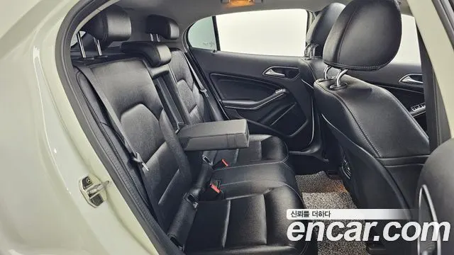 MERCEDES-BENZ GLA-CLASS X156 2018 — 93 648 км, белый, Корея — под ключ — фото 12