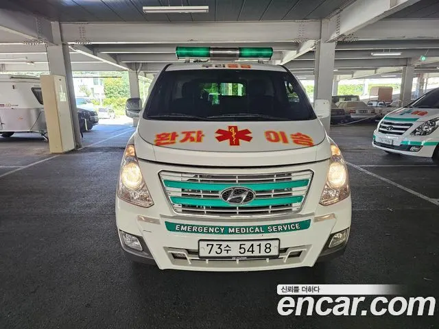 HYUNDAI GRAND STAREX 2017 — 185 000 км, белый, Корея — под ключ — фото 12