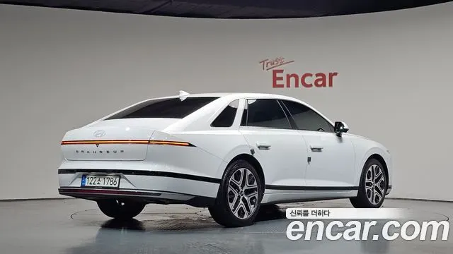 HYUNDAI GRANDEUR — из Кореи под ключ